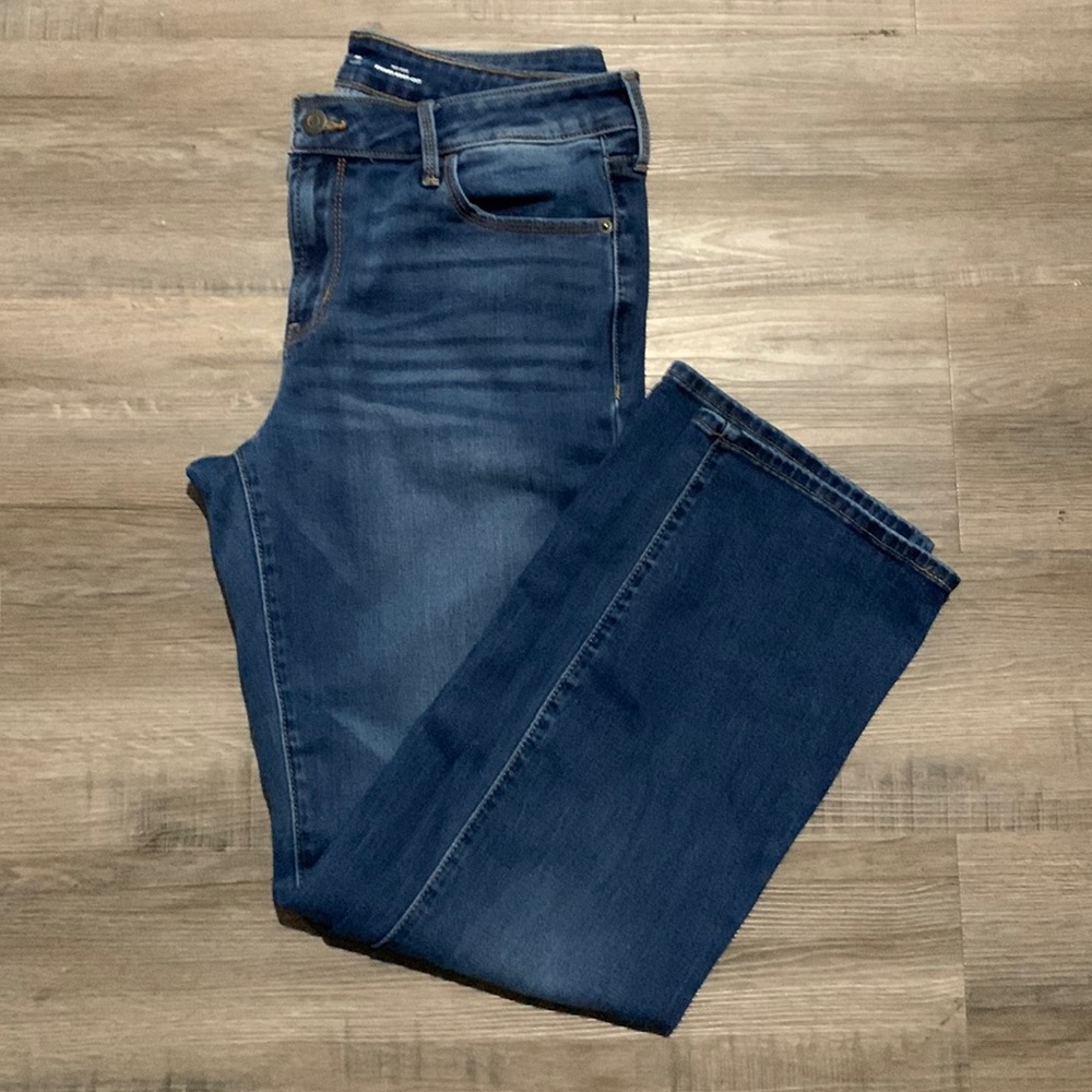 Old Navy Mid-Rise Kicker Bootcut Jeans